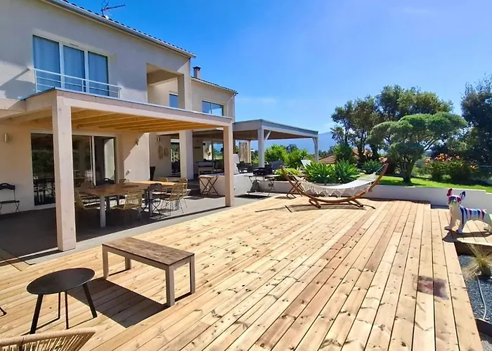 Villaserenita Piscine Chauffee, Jacuzzi, Petanque Villa *