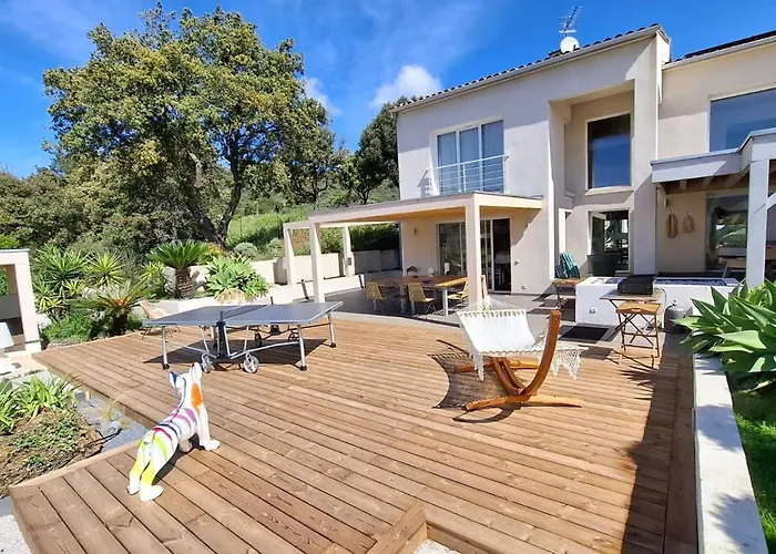 Villaserenita Piscine Chauffee, Jacuzzi, Petanque Villa