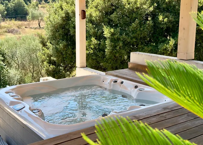 Villaserenita Piscine Chauffee, Jacuzzi, Petanque Villa