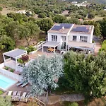 Villaserenita Piscine Chauffee, Jacuzzi, Petanque וילה