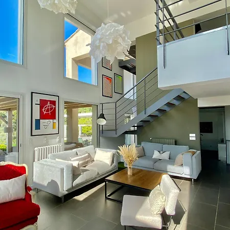 Villaserenita Piscine Chauffee, Jacuzzi, Petanque Villa *