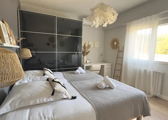 Villaserenita Piscine Chauffee, Jacuzzi, Petanque Villa *